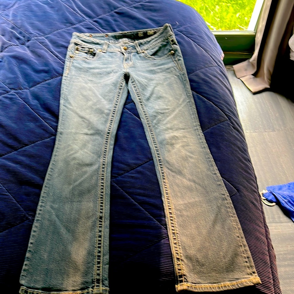 Super cute light wash flare Miss Me jeans